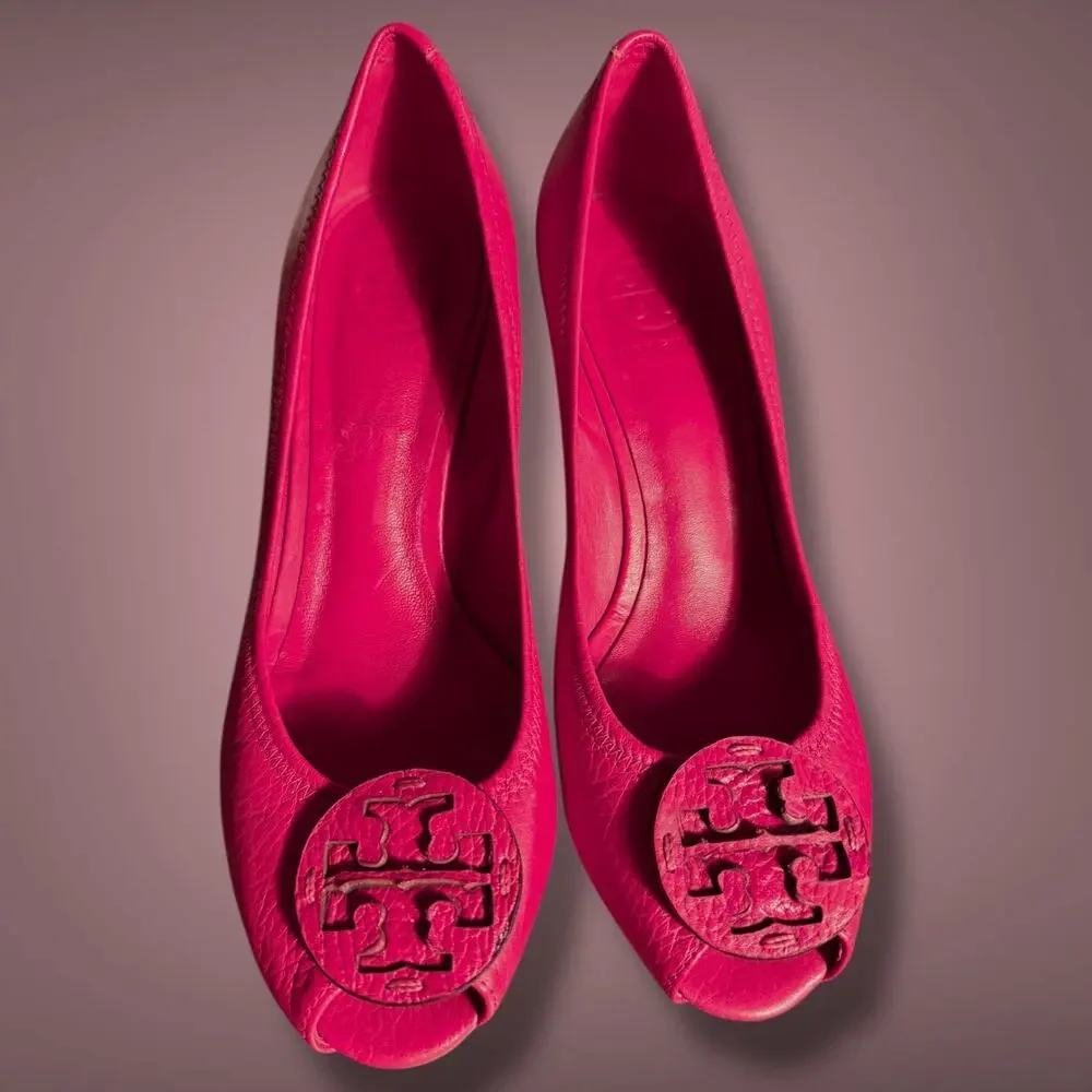 Size 8 TORY BURCH Sally Peep Toe Pink Tumbled Leather Wedge Leather Logo Detail - Picture 2 of 13